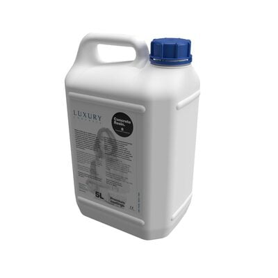 Concrete Resin in a 5L white carafe